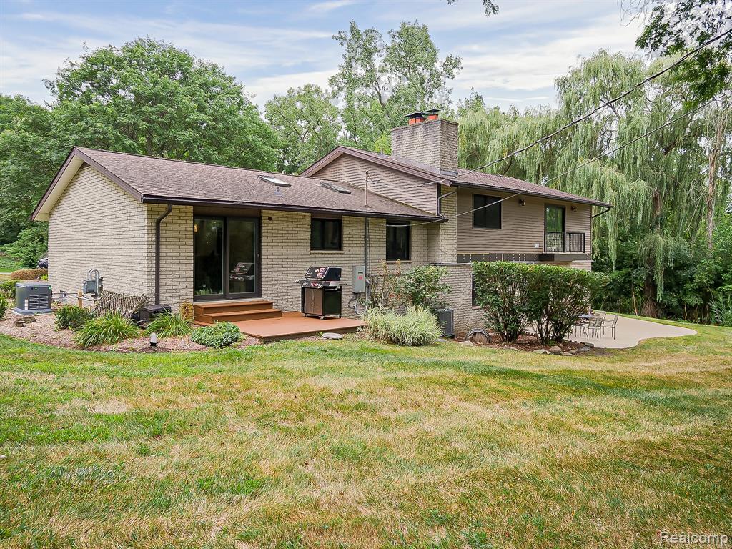 1021 Dowling Road