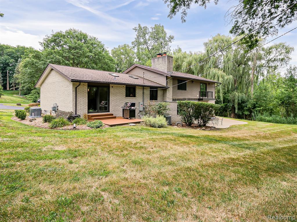 1021 Dowling Road