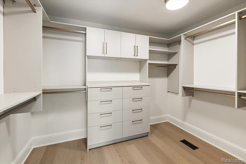 596 Henrietta Street