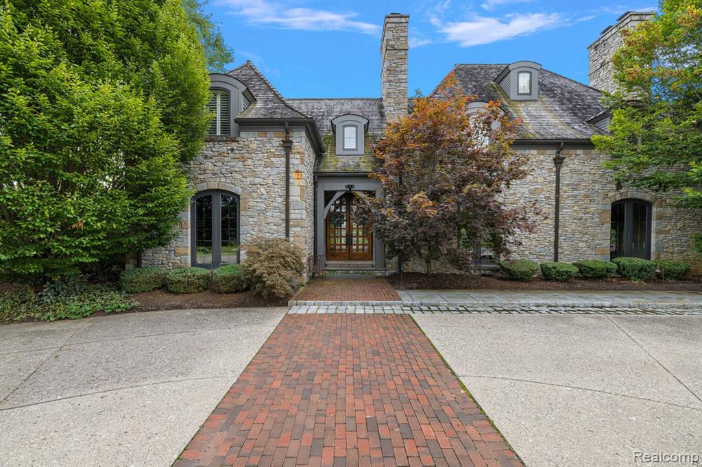 5333 Pleasant Lake Road
