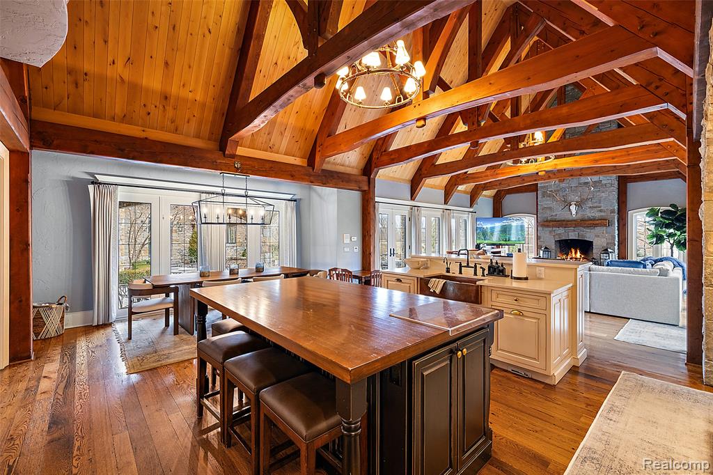 5333 Pleasant Lake Road