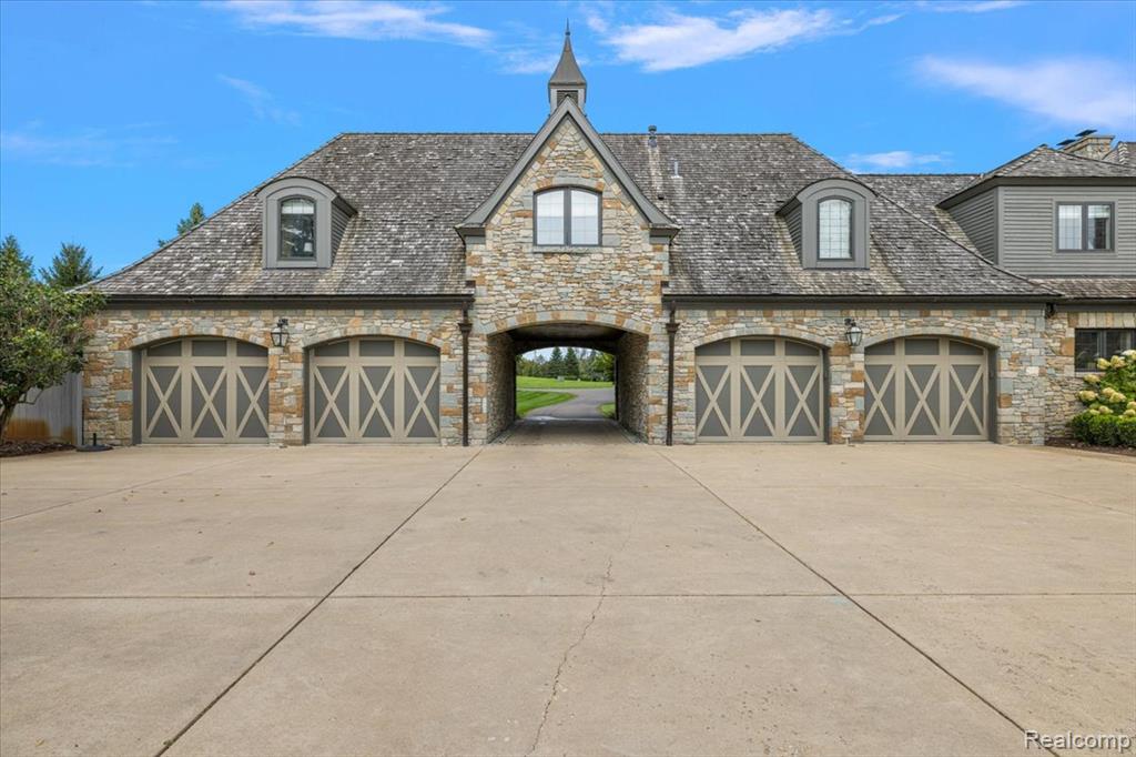 5333 Pleasant Lake Road