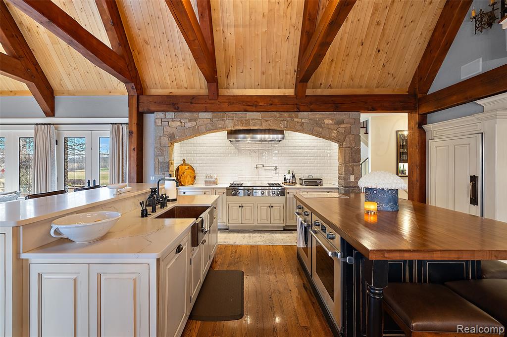 5333 Pleasant Lake Road