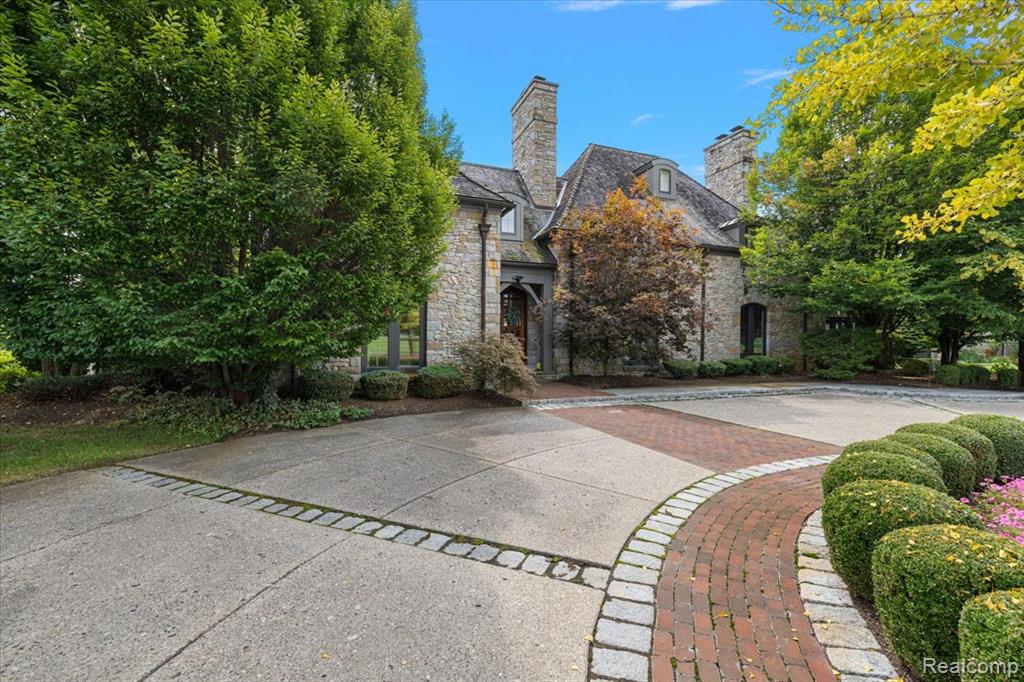5333 Pleasant Lake Road