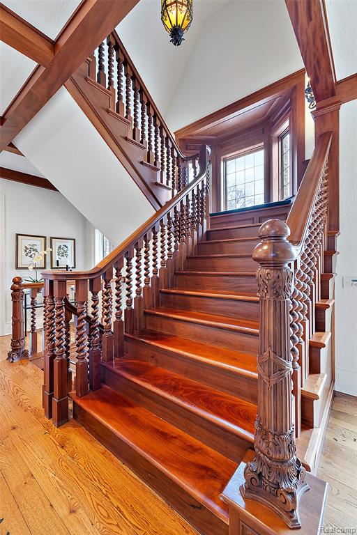 5333 Pleasant Lake Road
