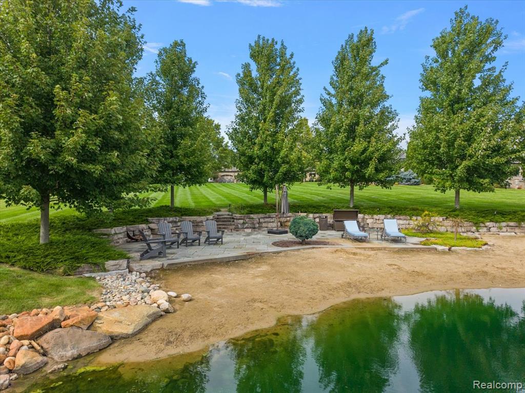 5333 Pleasant Lake Road