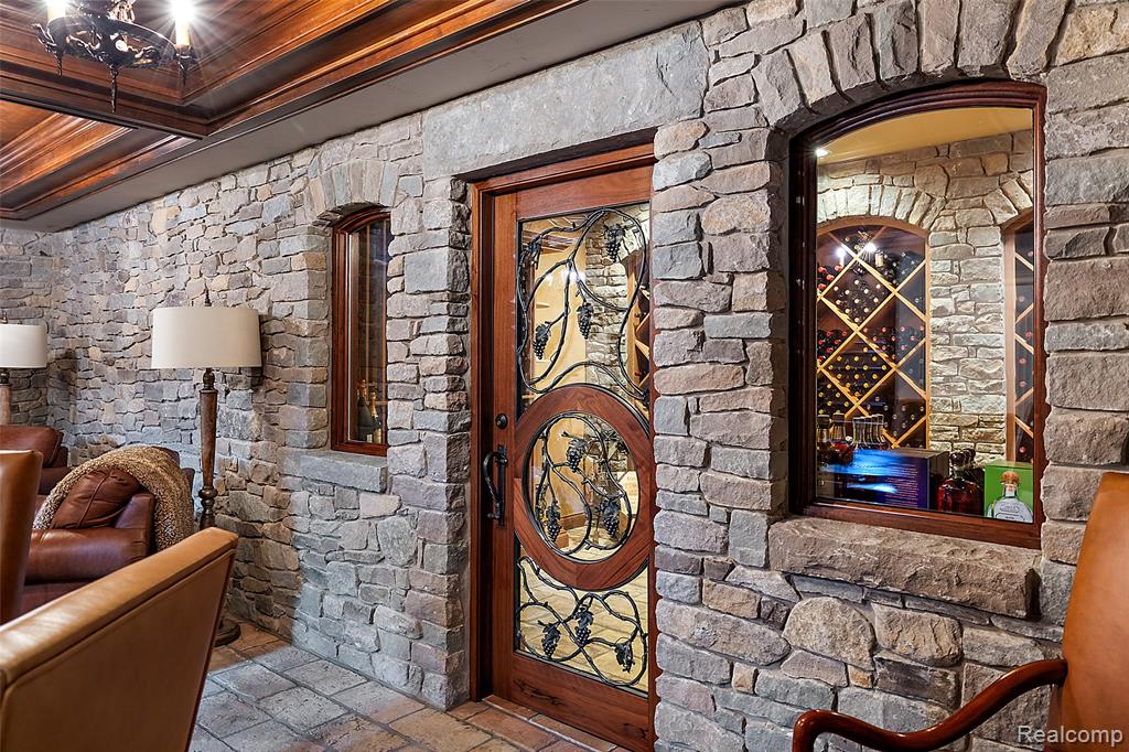 5333 Pleasant Lake Road