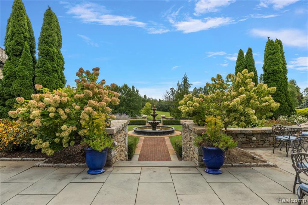 5333 Pleasant Lake Road