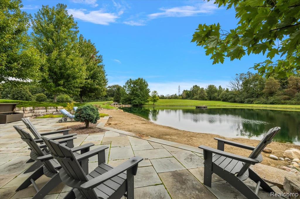 5333 Pleasant Lake Road