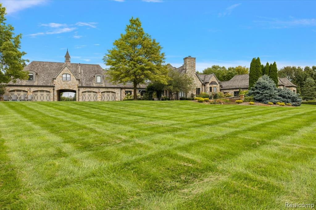 5333 Pleasant Lake Road