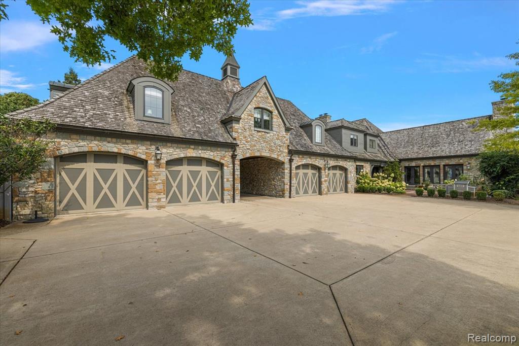 5333 Pleasant Lake Road