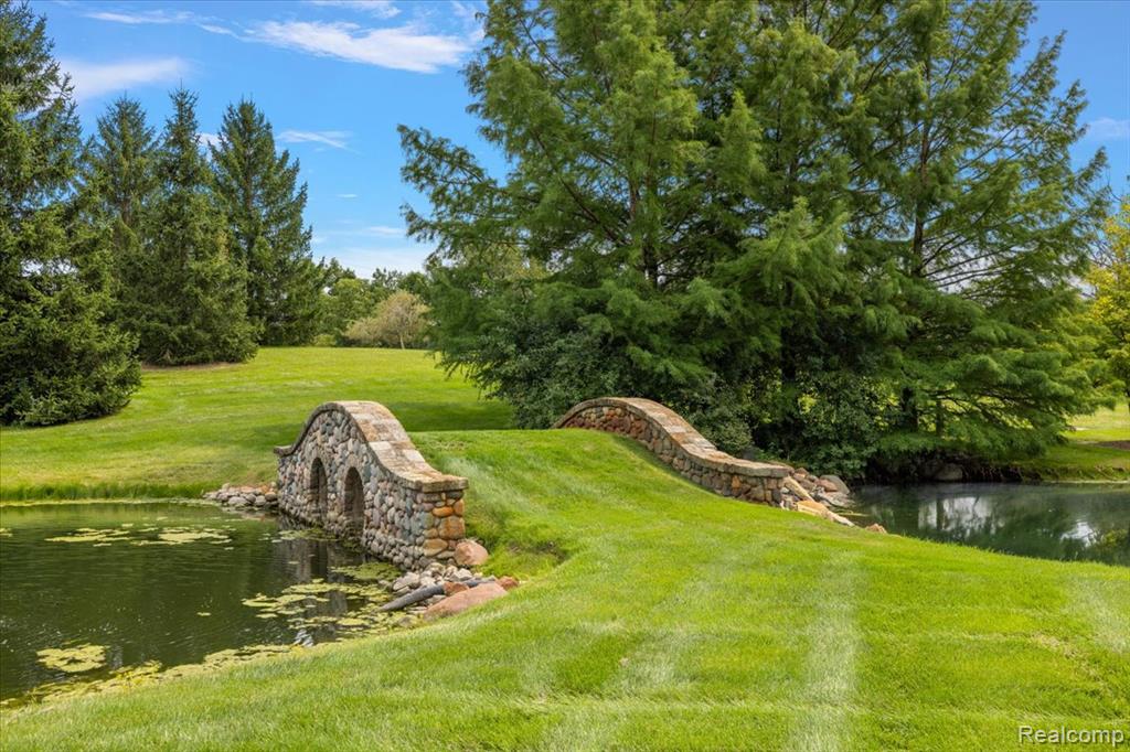 5333 Pleasant Lake Road