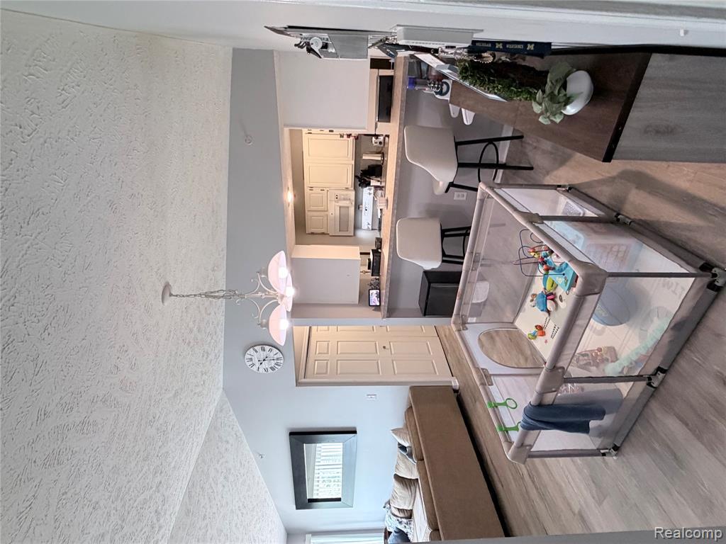512 Carom Circle
