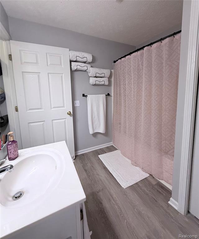 512 Carom Circle