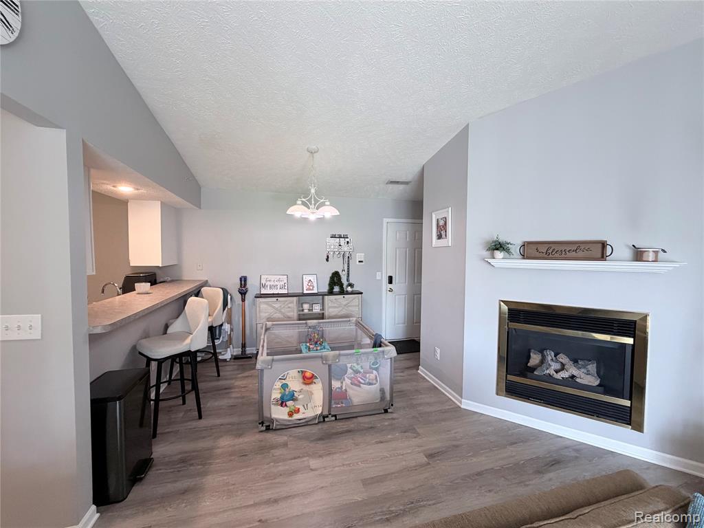 512 Carom Circle