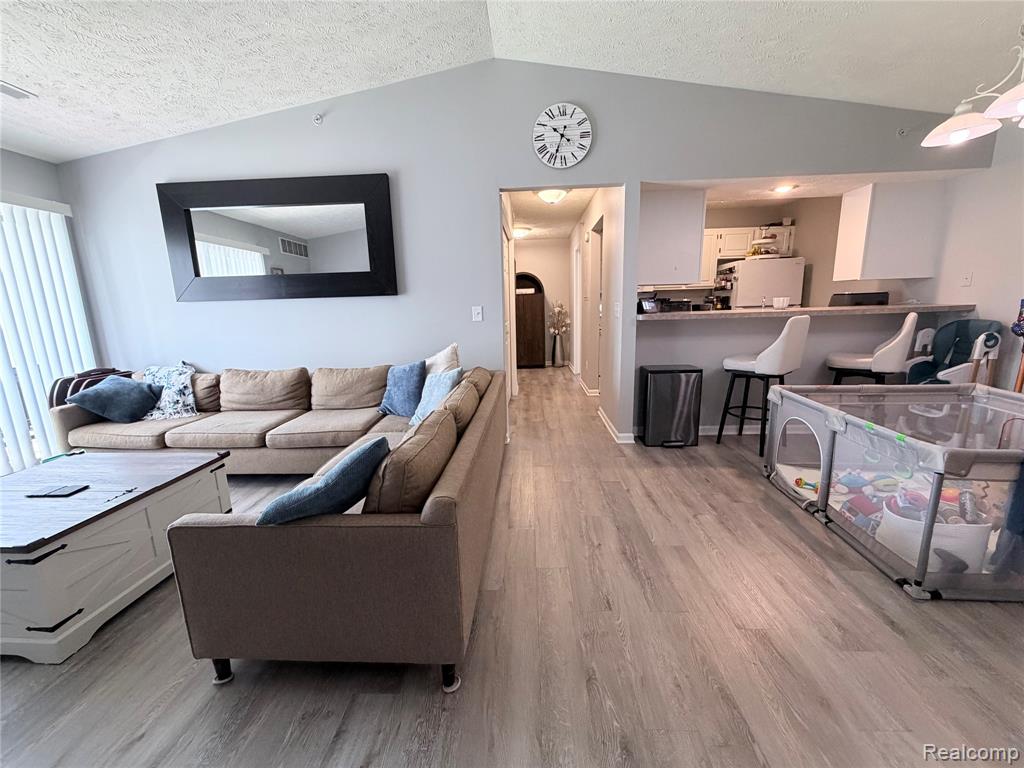 512 Carom Circle