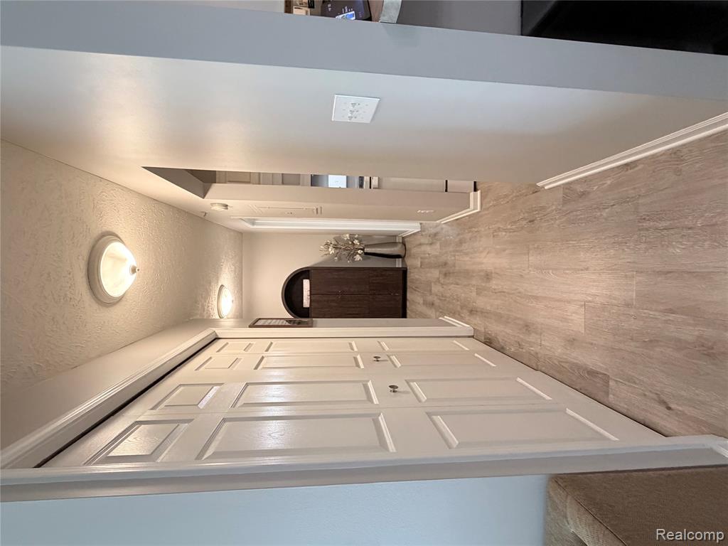 512 Carom Circle