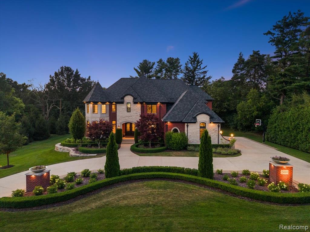 2480 Charnwood Drive