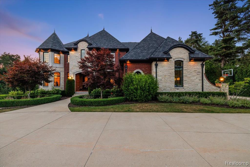 2480 Charnwood Drive