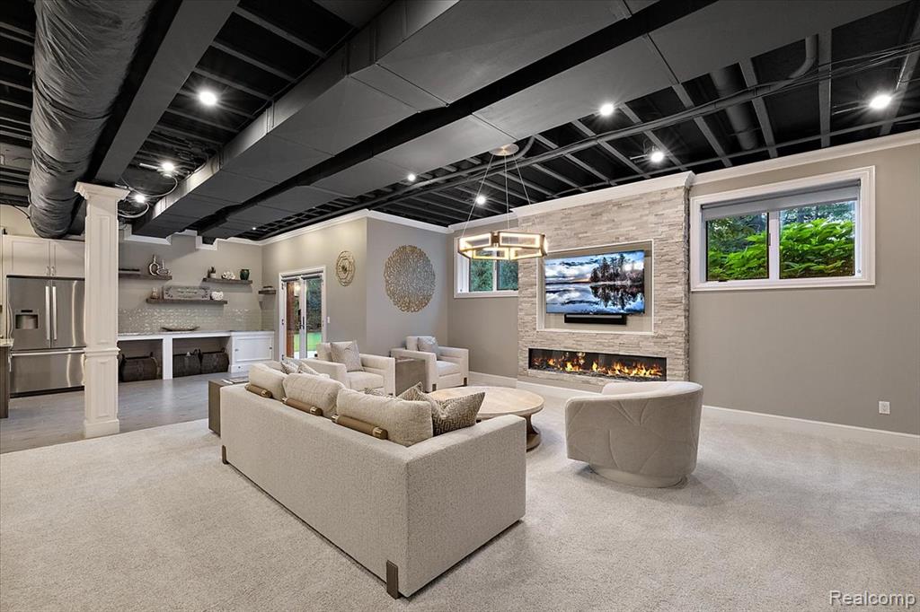 2480 Charnwood Drive