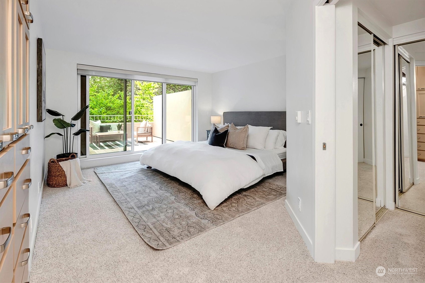 619 5th Avenue W #202