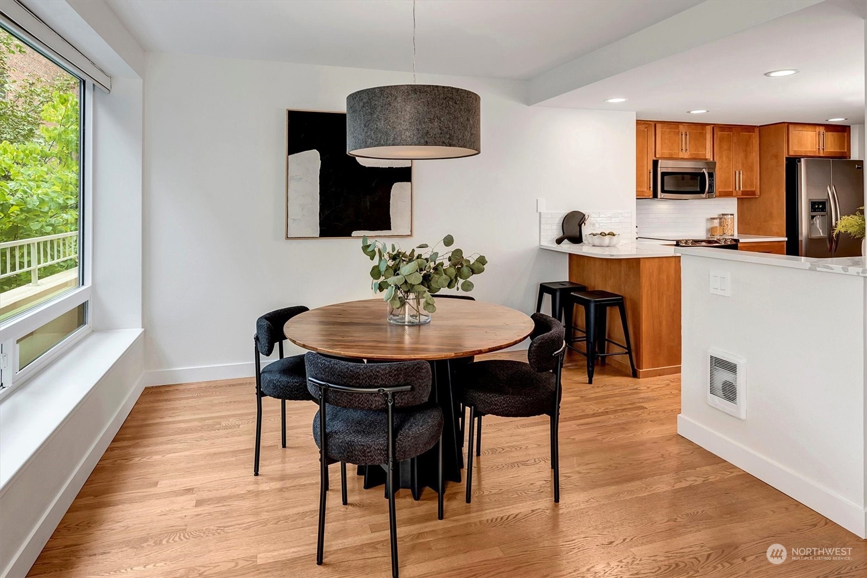 619 5th Avenue W #202