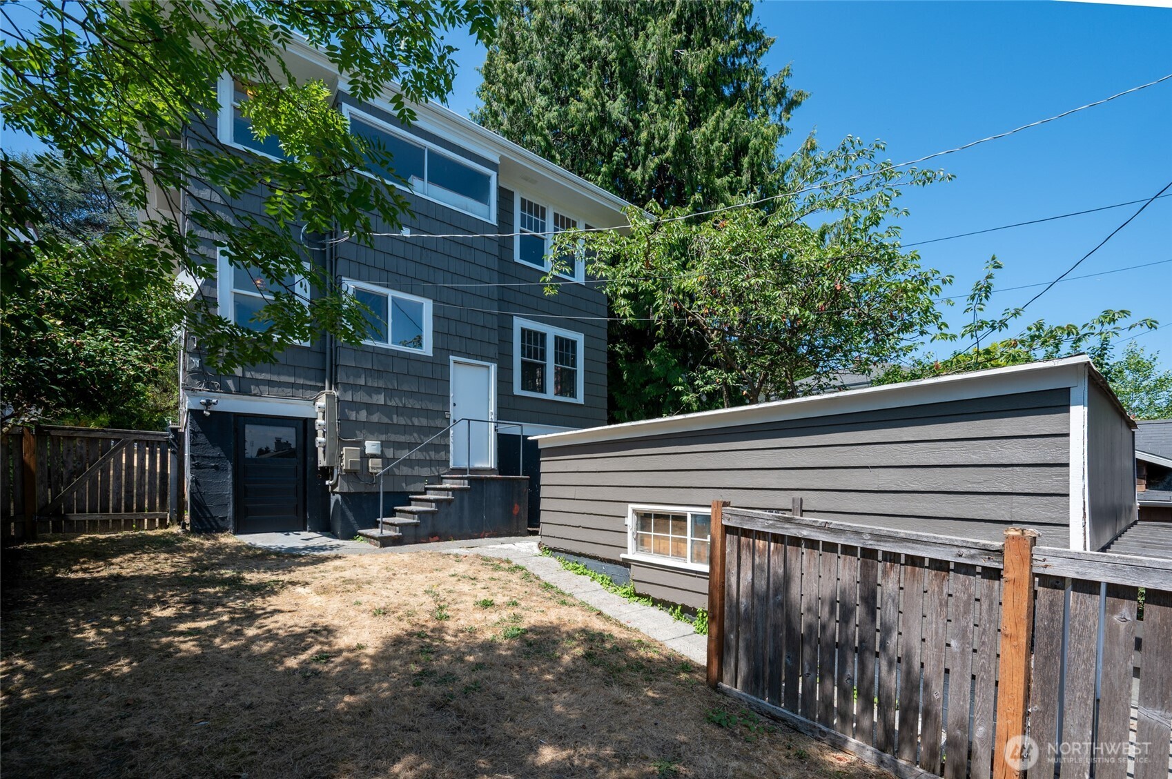 5220 18th Avenue NE