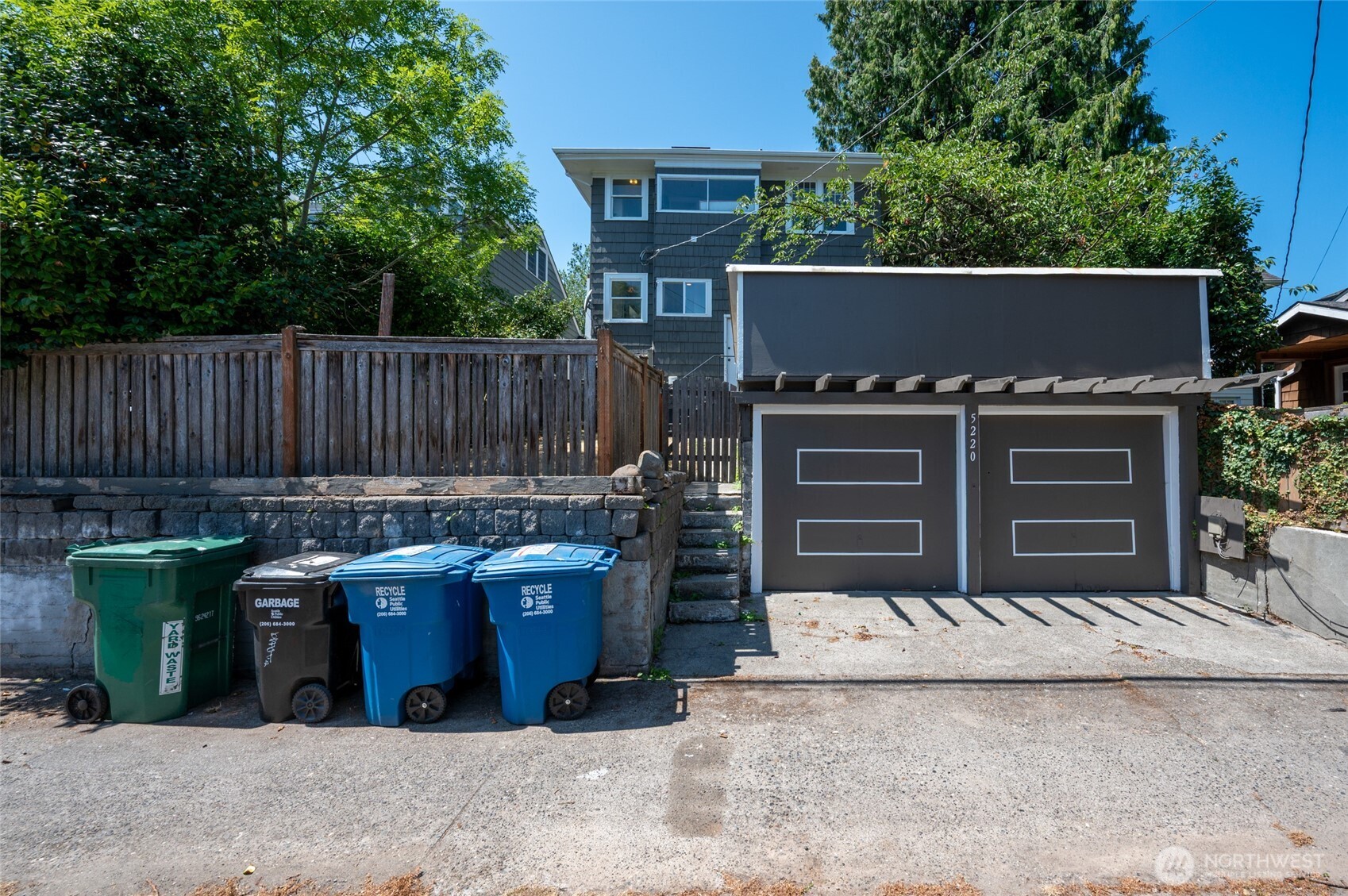 5220 18th Avenue NE