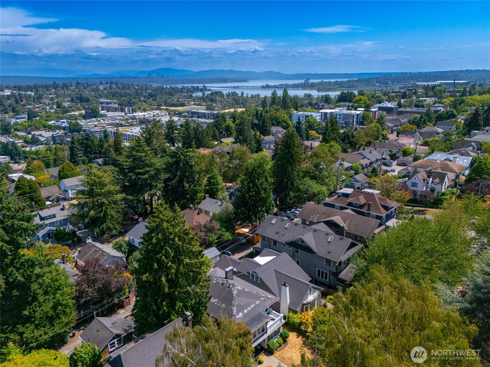 5220 18th Avenue NE