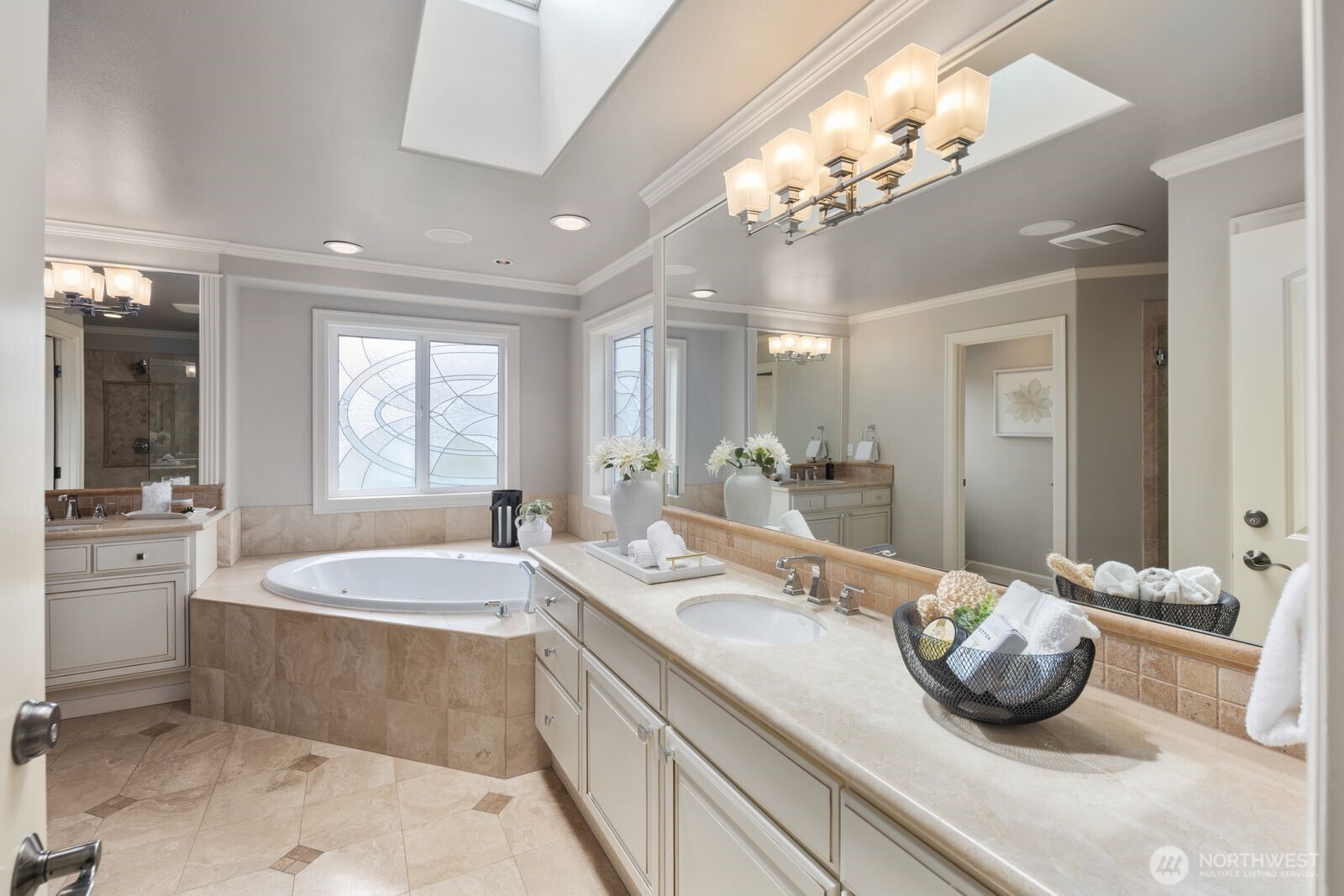 1610 8th Street W