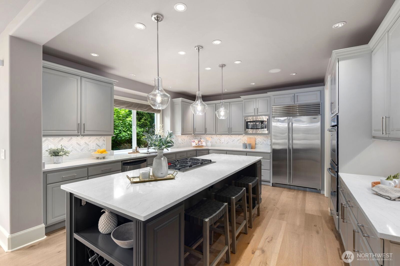 1610 8th Street W