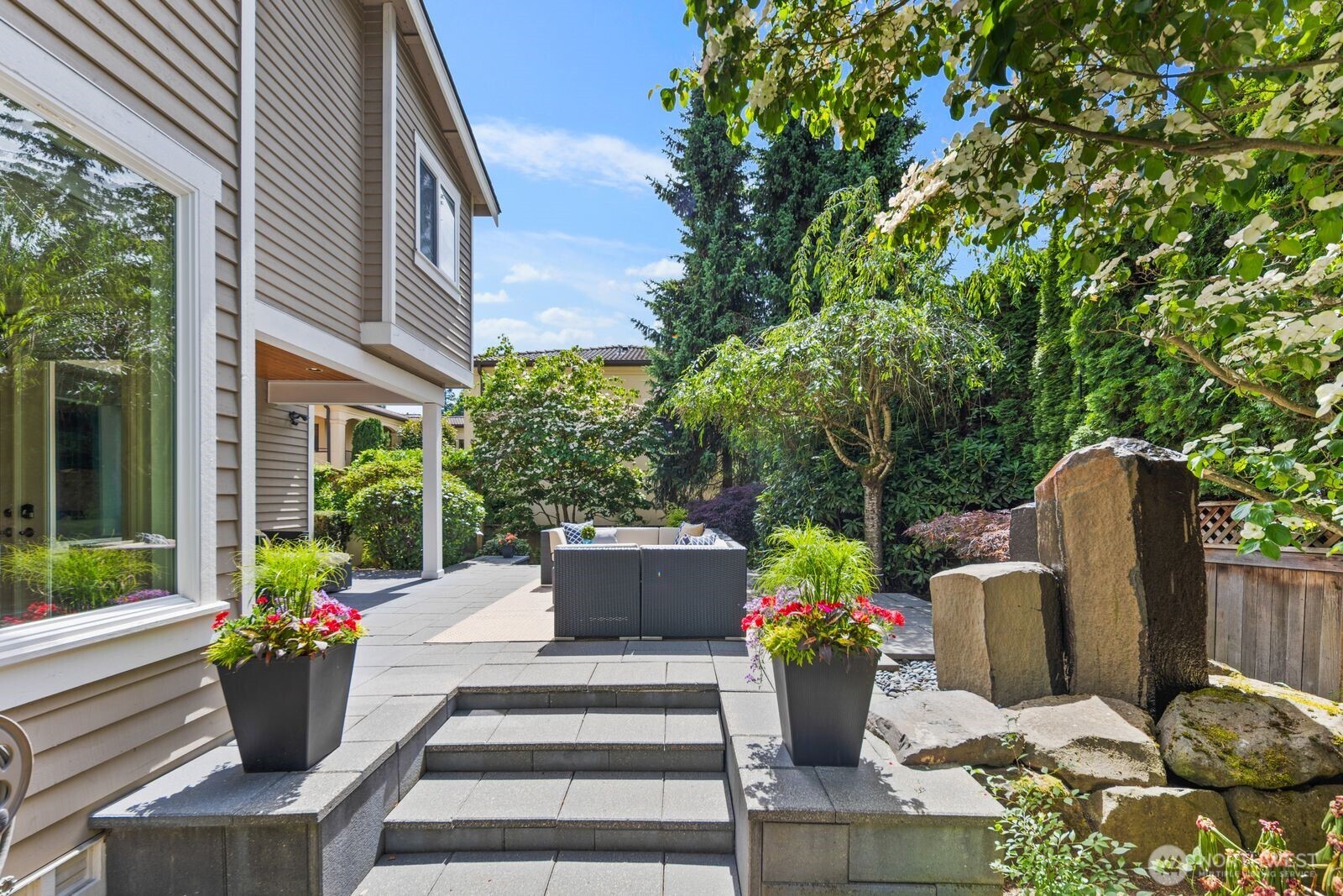 1610 8th Street W