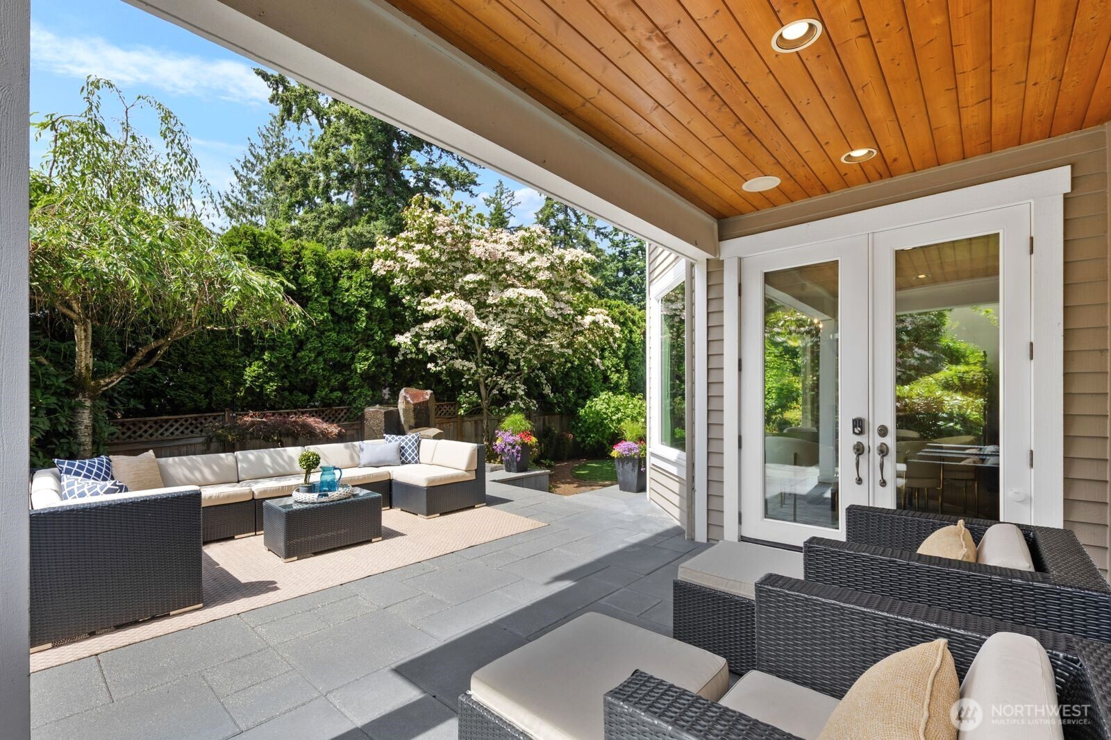 1610 8th Street W