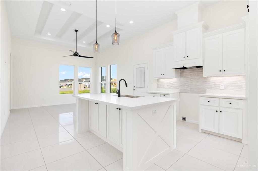 512 S Maryland Street