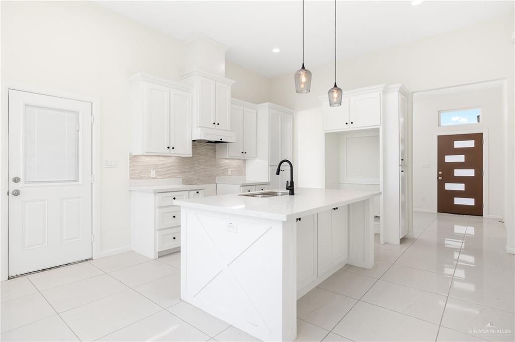 512 S Maryland Street