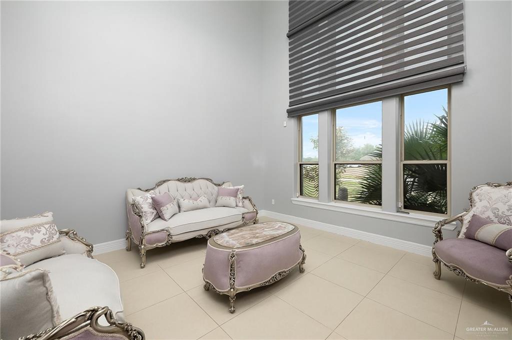 1405 Hummingbird Drive