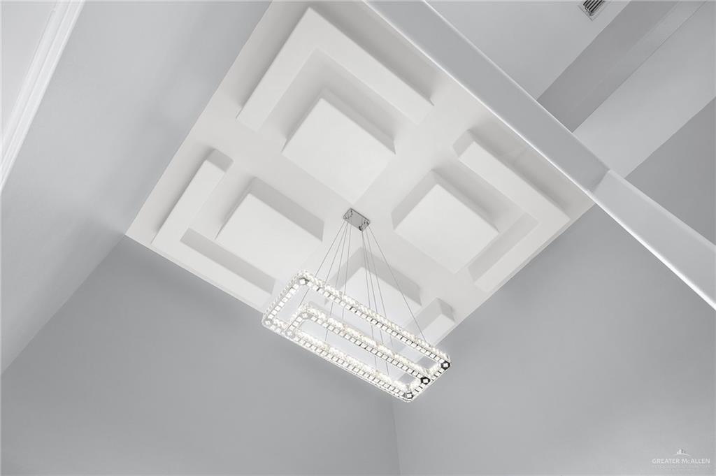 1405 Hummingbird Drive