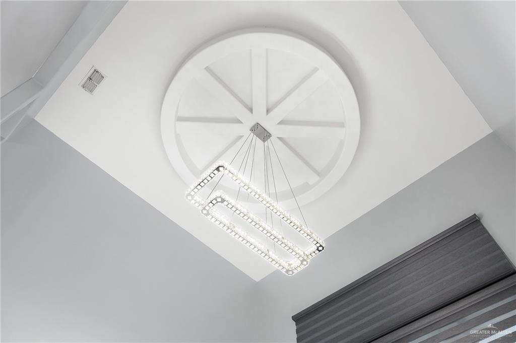 1405 Hummingbird Drive