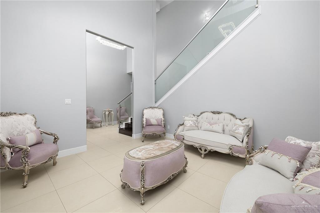 1405 Hummingbird Drive