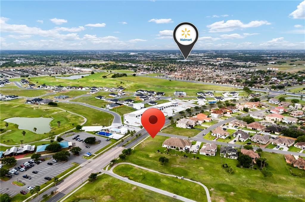 1920 Woods Drive East Street