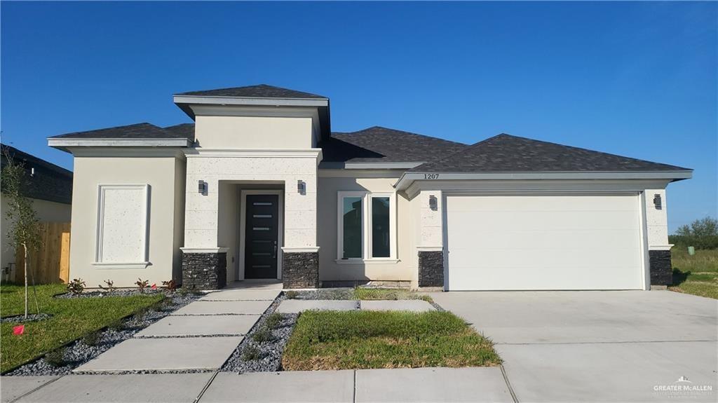 1207 E Danielle Avenue