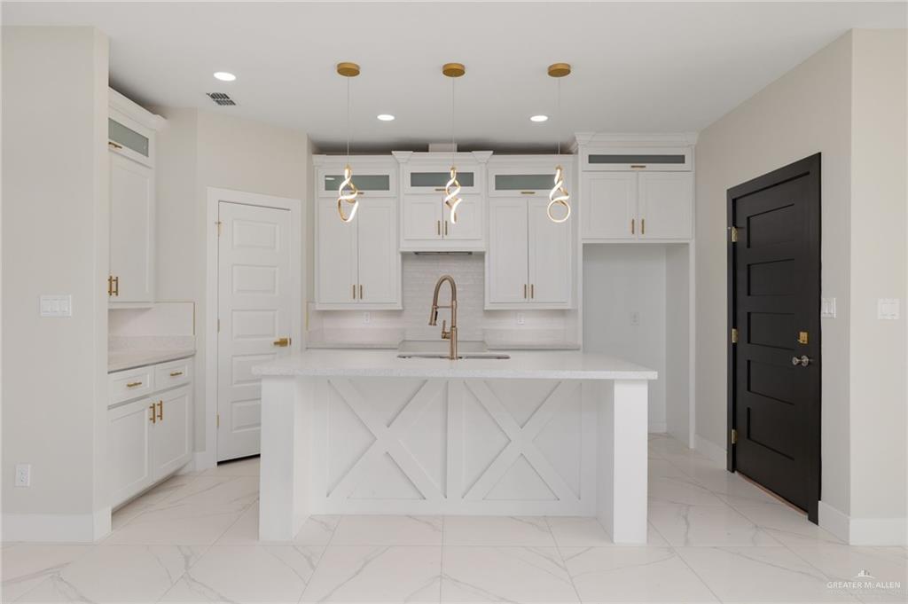 1216 E Evergreen Avenue