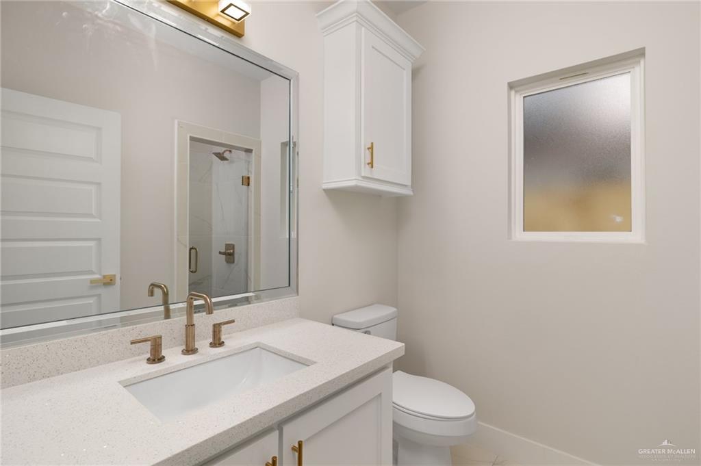 1216 E Evergreen Avenue