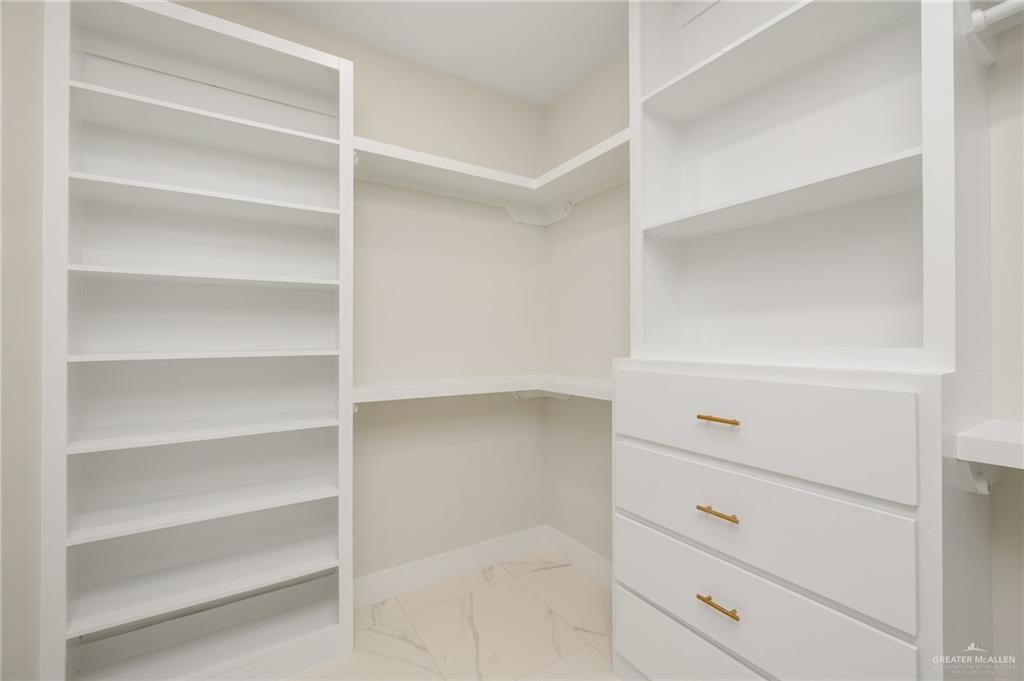 1216 E Evergreen Avenue