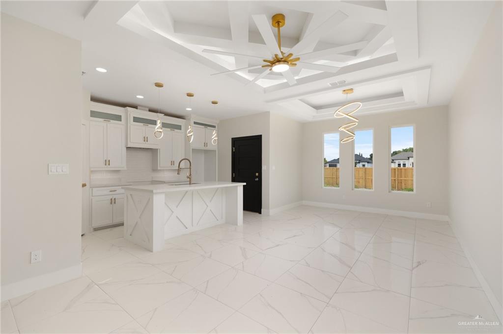 1216 E Evergreen Avenue