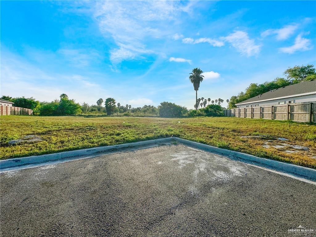 3509 E Zinnia Avenue