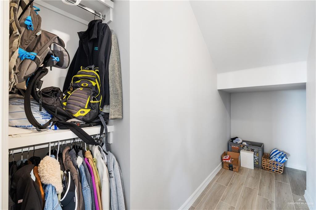 2712 E Bvlgari Drive