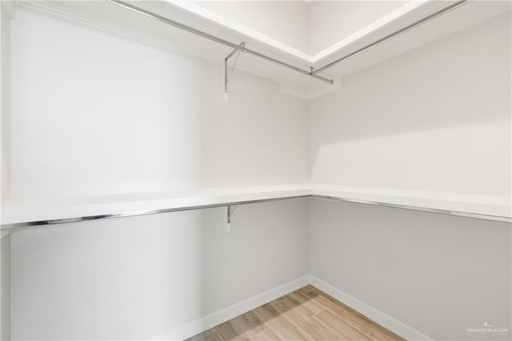 2712 E Bvlgari Drive