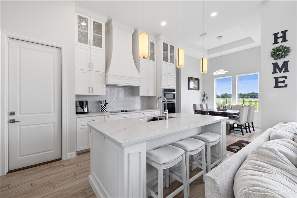 2712 E Bvlgari Drive