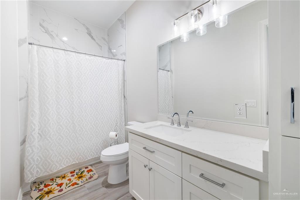 2712 E Bvlgari Drive